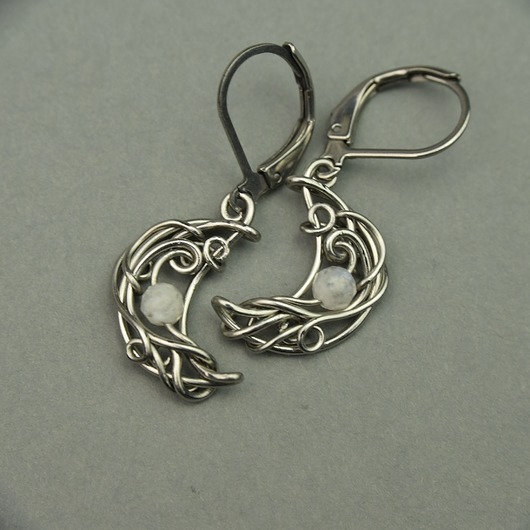 kolczyki wire wrapping Małe kolczyki księżyce kamień księżycowy wire wrapping