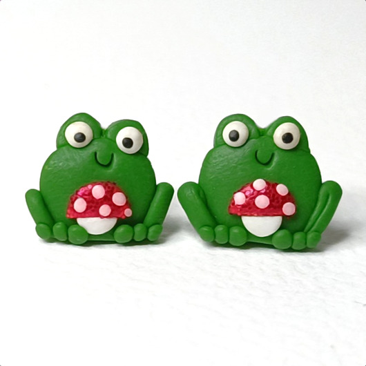 kolczyki z masy plastycznej Kolczyki żabki z muchomorkiem
