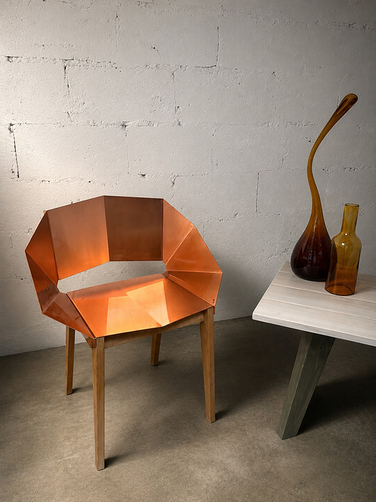 krzesła Krzesło designerskie - miedziana konstrukcja