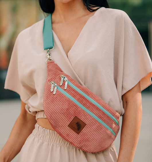 saszetka nerka Koralowa nerka ze sztruksu