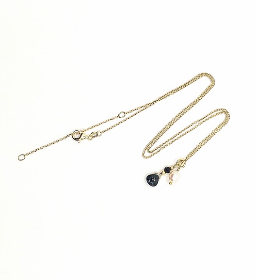 złote naszyjniki Klasyczny naszyjnik z turmalinami i perełką