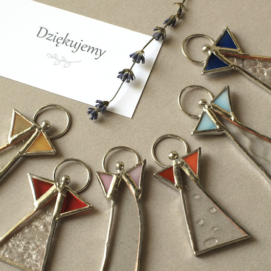 upominki dla gości Tęczowe aniołki witrażowe srebrzyste - zestaw