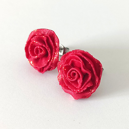 kolczyki z masy plastycznej Czerwone brokatowe kolczyki róże