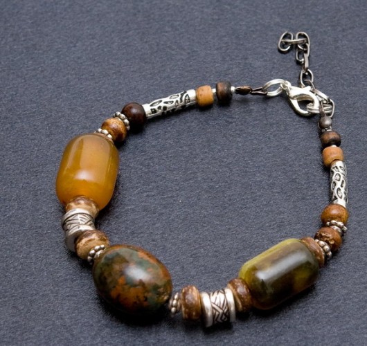Brown stone Raia
