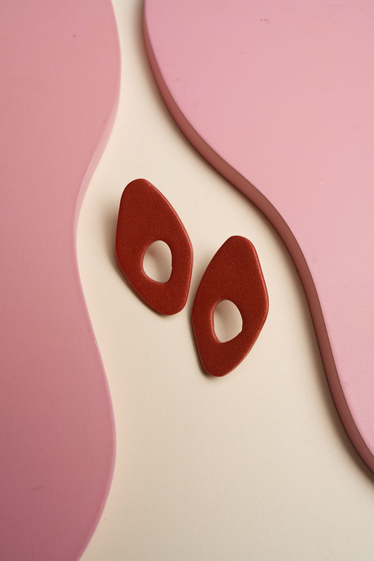 kolczyki z masy plastycznej Sztyfty w organicznym kształcie