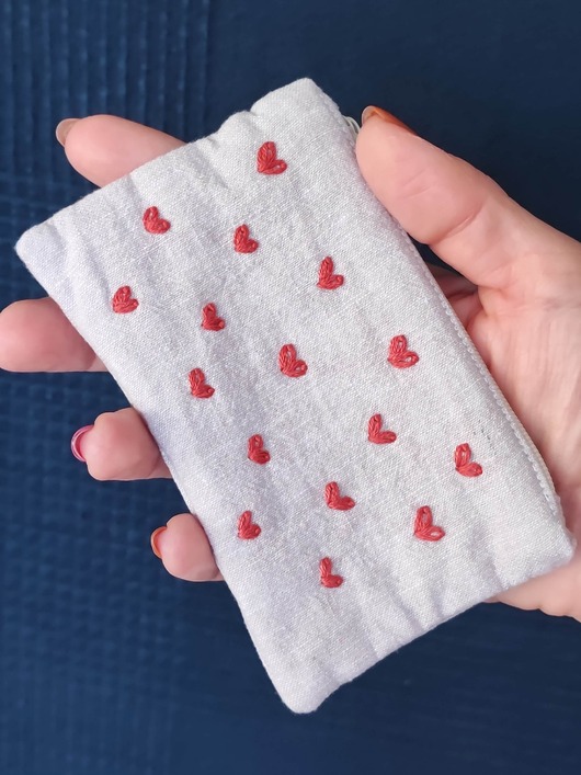 kosmetyczki Mini saszetka haftowana serduszka