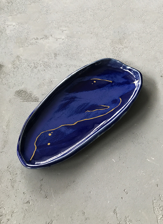 Ceramiczny talerz granatowy ELEMTHEBRAND