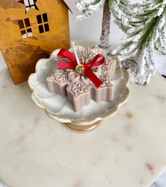 świeczniki i świece Świeca ekologiczna sojowa dekoracyjna "Snowflake" 25x77mm