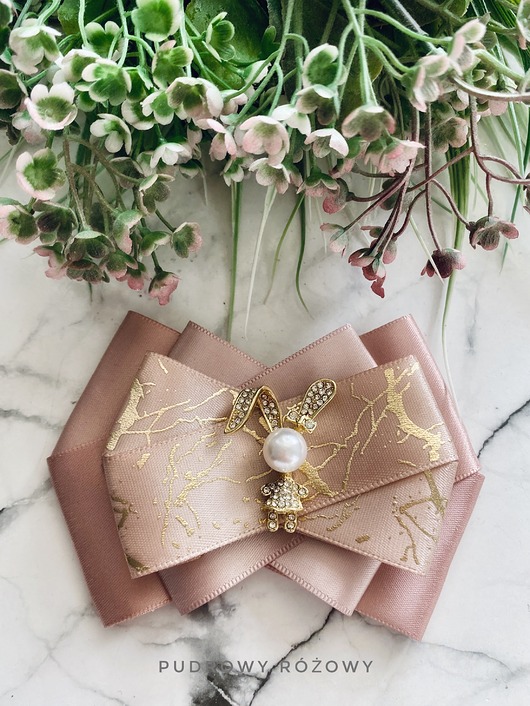 broszki Brosza  Wielkanocna z Zajączkiem WIOSNA