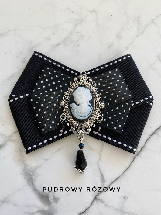 broszki Brosza Kamea Styl Glamour Dama Kameliowa z paciorkami