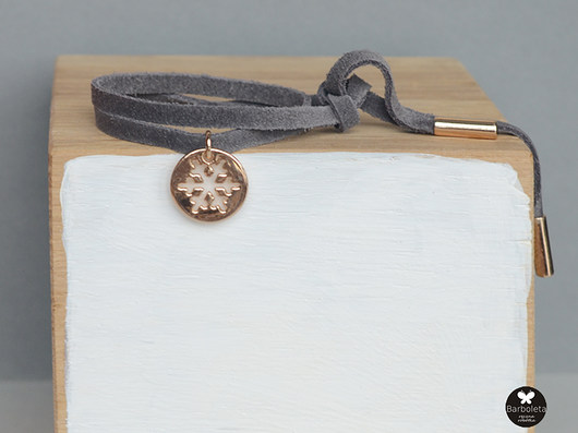 mini grey snowflake barboleta