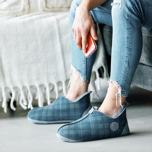 buty męskie Miękkie męskie kapcie z owczej skóry kratka