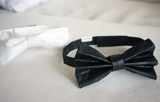 Czarna elegancka mucha z Tyveku® OneOnes Creative Studio