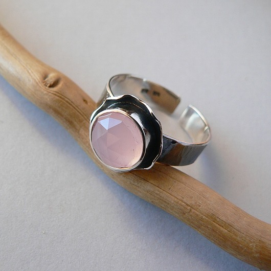 pierścionki srebrne Pierścionek - różowy agat  w falbankach-