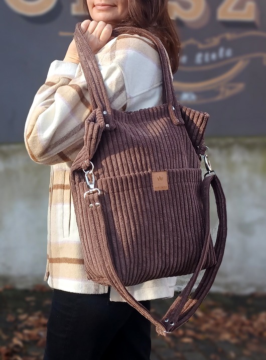 torby na ramię Sztruksowa torebka z kieszeniami Brązowa