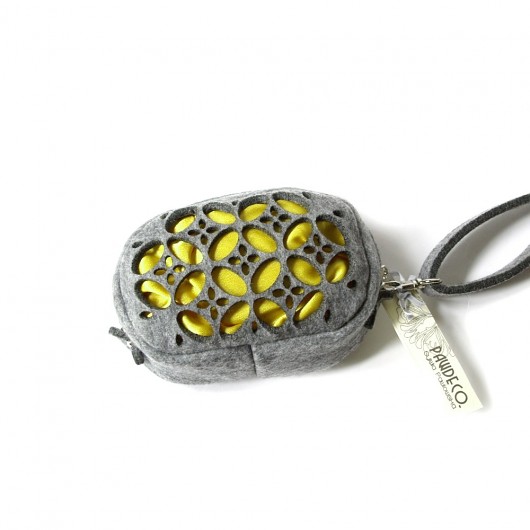 pepitka żółta na mini aparat PAWDECO