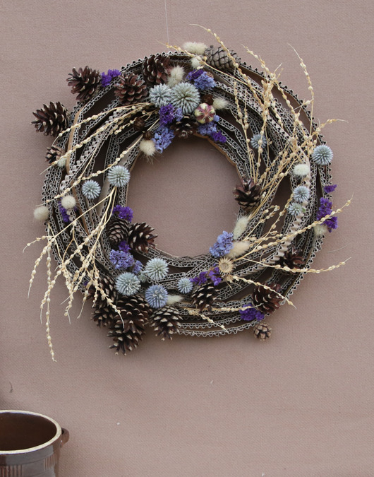 wianki Wianek dekoracyjny, tekturowo- kwiatowy