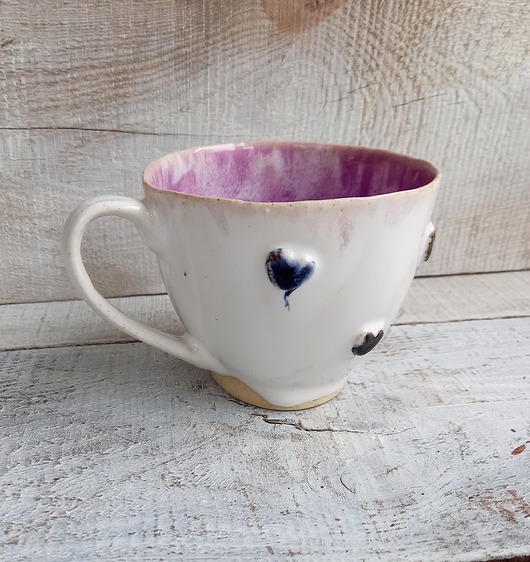 Duża ceramiczna filiżanka z serduszkami ceramiKaMDeka