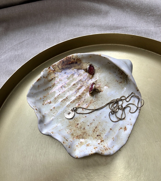 pojemniki na biżuterię Ceramiczna muszla na biżuterię krem z brązem