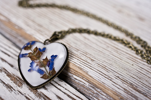 Naszyjnik z żywicy w kształcie serca So Jewelry