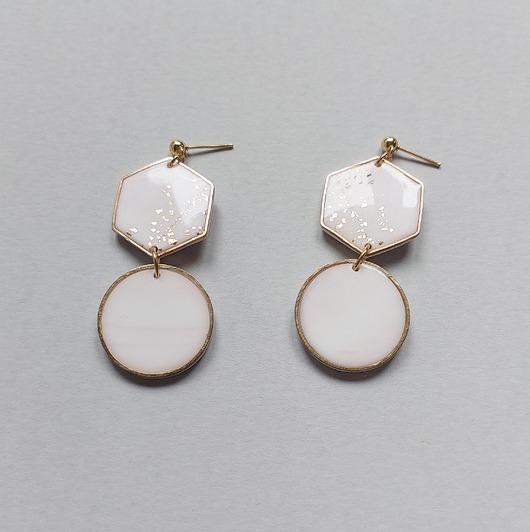 kolczyki z masy plastycznej Eleganckie długie kolczyki ecru