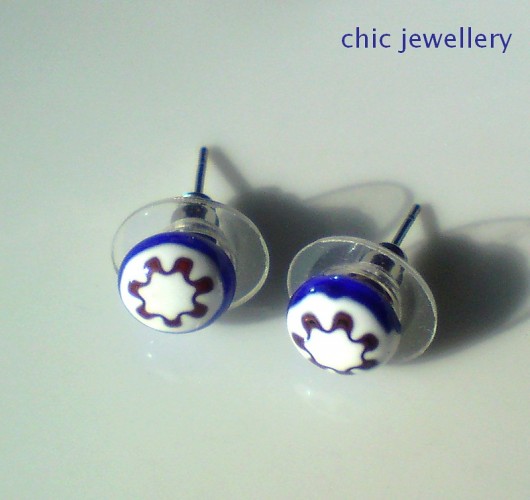 flowers on white funkyandchic