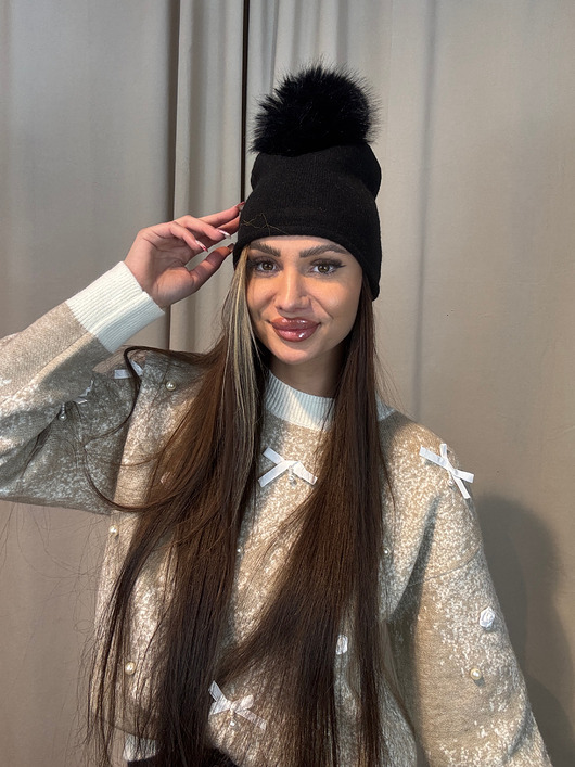 ubrania różne Wiskozowa czapka z pomponem Nero