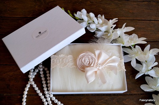 Podwiązka ślubna   w stylu Vintage Bridesline