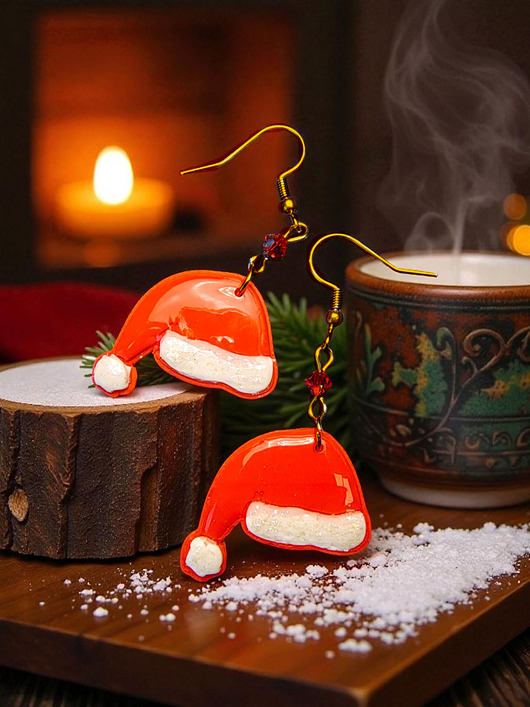 kolczyki z masy plastycznej Świąteczne kolczyki czapki Mikołaja handmade