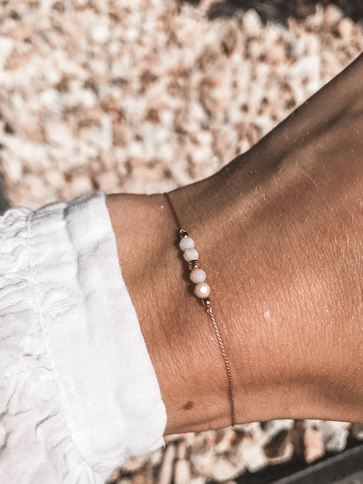 bransoletki na sznurku Bransoletka Petite pink z opalem minimalistyczna biżuteria