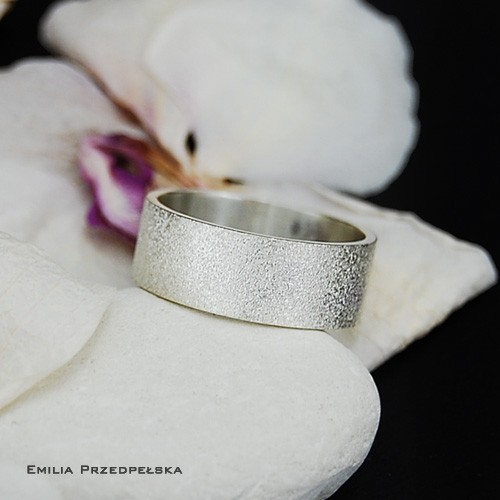 White - Piaskowana obrączka rozm. 13 MAREMI Jewelry