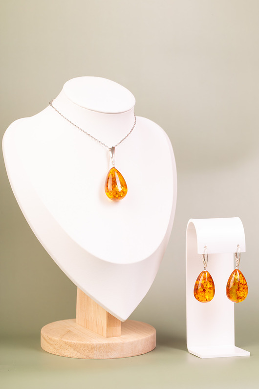 komplet biżuterii Komplet biżuterii srebrnej z bursztynem bałtyckim