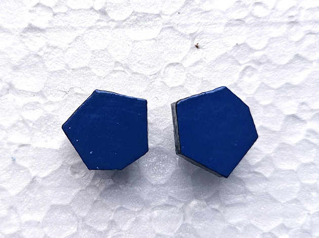 kolczyki drewniane Wkrętki Nieregularne niebieskie