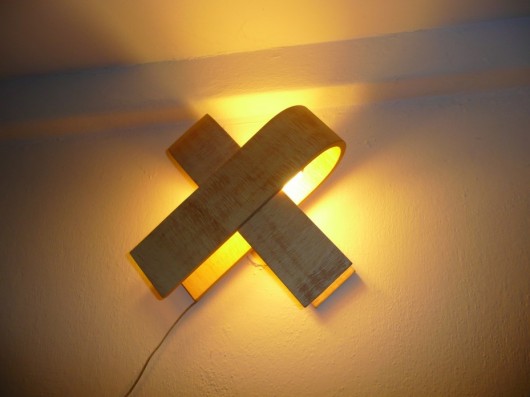 Lampka na ścianę, kinkiet ze sklejki zyrRafo