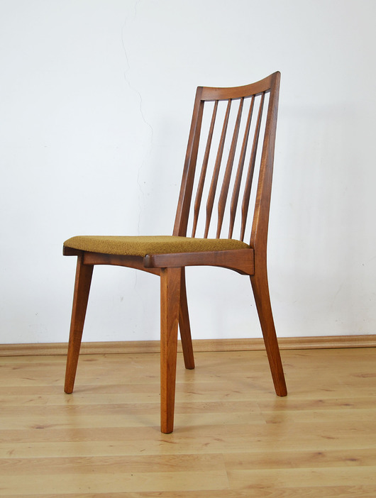 krzesła Krzesło w kolorze teak, drewniane, vintage, mid century, proj.Hałas