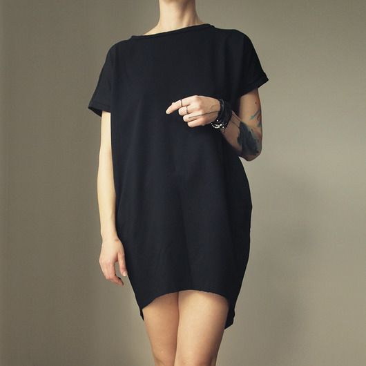 sukienki mini damskie Sukienka dresowa Oversize Czarna Bez rękawów