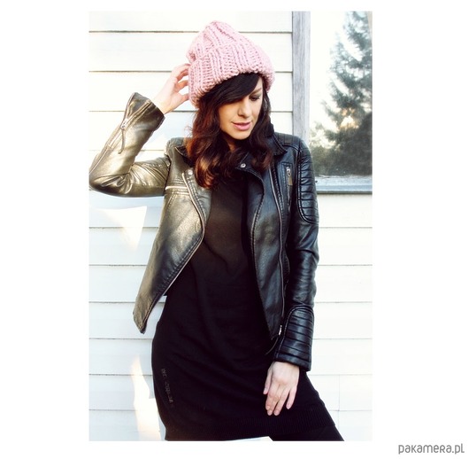 czapki damskie Czapka beanie z wełną pudrowy róż