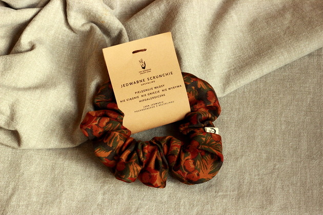 Jedwabne SCRUNCHIE gumka do włosów Upcykling VENUSS concept store
