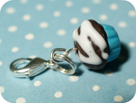Muffinka - zawieszka charms Modeliniaki