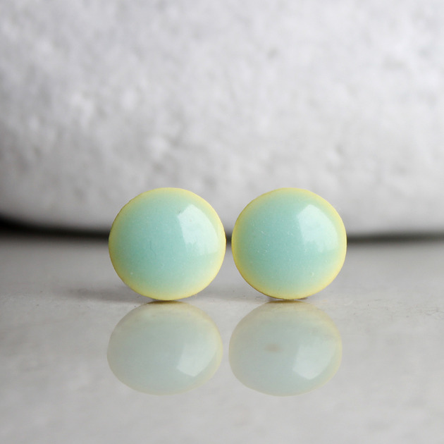 kolczyki ceramiczne Seladonowe 9mm/stal chirurgiczna/