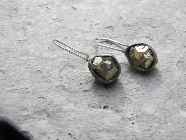 kolczyki wire wrapping Surowe piryty  - kolczyki