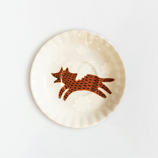 Ozdoby na ścianę Talerz na ścianę - brązowy piesek w niebie