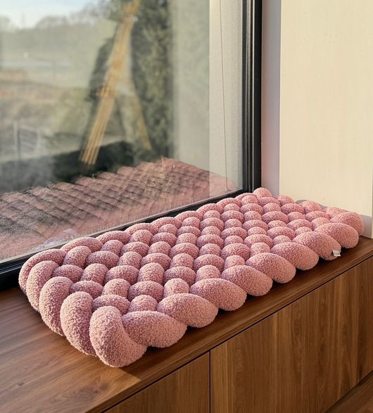 pokój dziecka - różne Pleciona mata podłogowa - boucle różowa