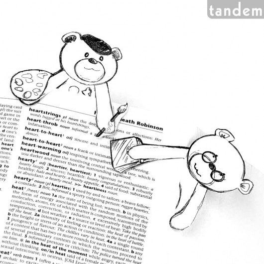 dwa misie książkowe - artysta i bibliotekarz tandem