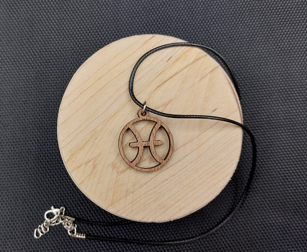 wisiory Naszyjnik wisiorek drewniany ZNAK ZODIAKU RYBY