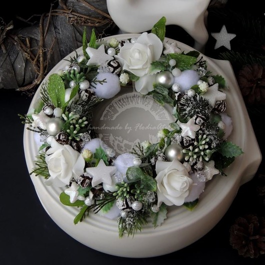 Wianek  świąteczny stroik mroźne kwiaty   20 cm FlodiaAtelier