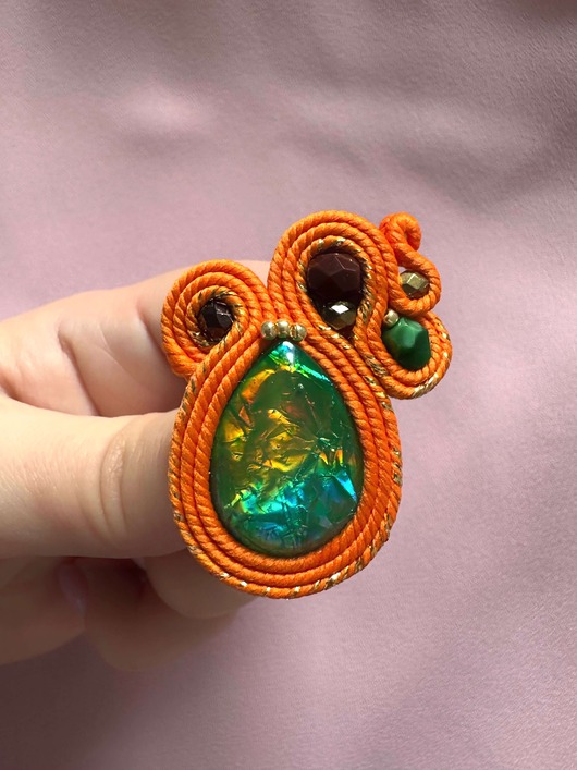 broszki Broszka sutasz w odcieniach zieleni i pomarańczy
