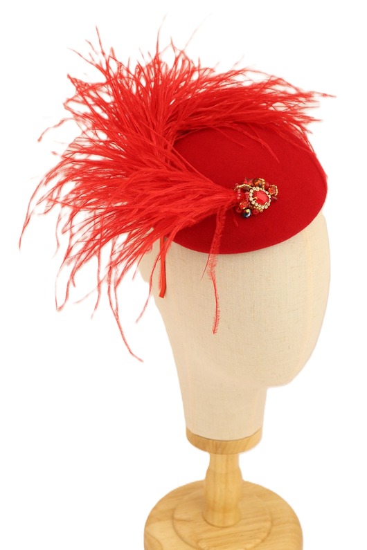 kapelusze damskie MABEL czerwony toczek z filcu z piórami