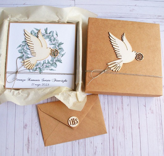 kartki na komunię Kartka, personalizacja, pudełko, koperta