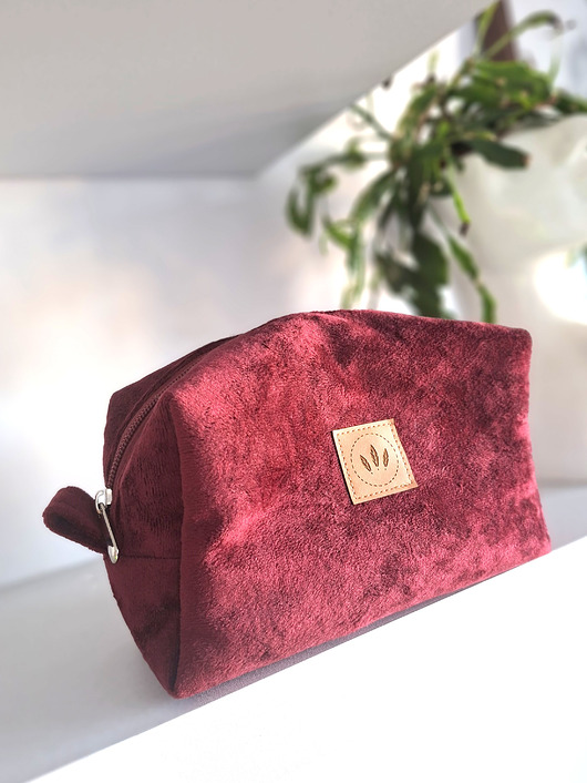 kosmetyczki Kosmetyczka z puchatego weluru Bordowa